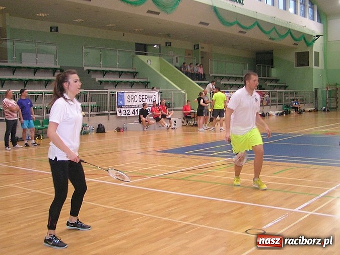 Zdjęcie w galerii na portalu naszraciborz.pl: Raciborskie zakłady rywalizowały w badmintonie wiadomości z regionu