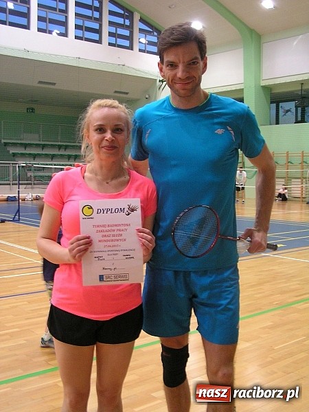 Zdjęcie w galerii na portalu naszraciborz.pl: Raciborskie zakłady rywalizowały w badmintonie wiadomości z regionu
