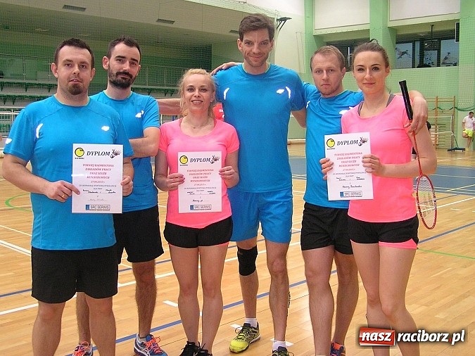Zdjęcie w galerii na portalu naszraciborz.pl: Raciborskie zakłady rywalizowały w badmintonie wiadomości z regionu