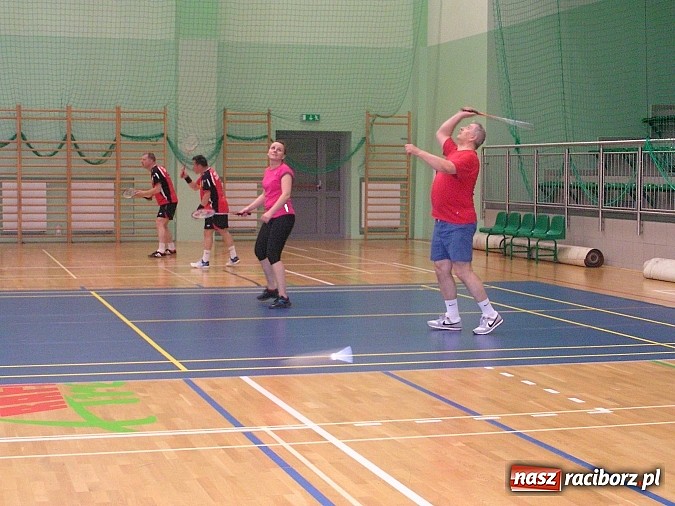 Zdjęcie w galerii na portalu naszraciborz.pl: Raciborskie zakłady rywalizowały w badmintonie wiadomości z regionu