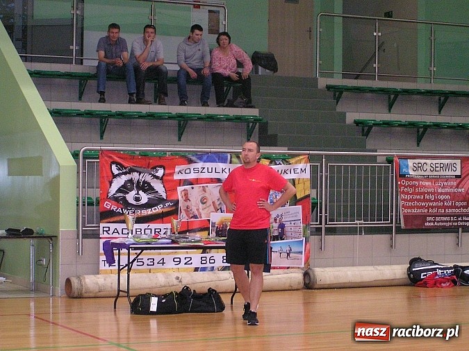 Zdjęcie w galerii na portalu naszraciborz.pl: Raciborskie zakłady rywalizowały w badmintonie wiadomości z regionu