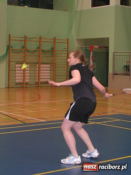 Zdjęcie w galerii na portalu naszraciborz.pl: Raciborskie zakłady rywalizowały w badmintonie wiadomości z regionu