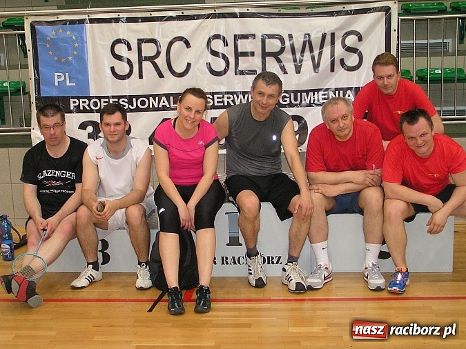 Zdjęcie w galerii na portalu naszraciborz.pl: Raciborskie zakłady rywalizowały w badmintonie wiadomości z regionu