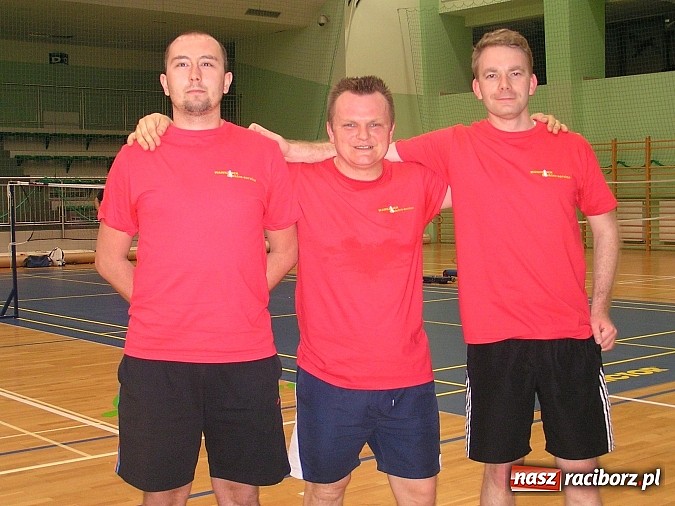 Zdjęcie w galerii na portalu naszraciborz.pl: Raciborskie zakłady rywalizowały w badmintonie wiadomości z regionu