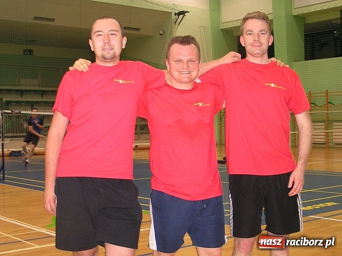 Zdjęcie w galerii na portalu naszraciborz.pl: Raciborskie zakłady rywalizowały w badmintonie wiadomości z regionu