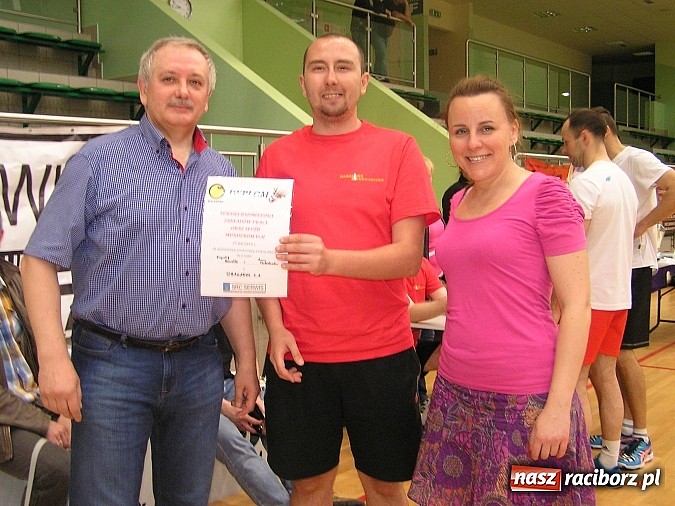 Zdjęcie w galerii na portalu naszraciborz.pl: Raciborskie zakłady rywalizowały w badmintonie wiadomości z regionu