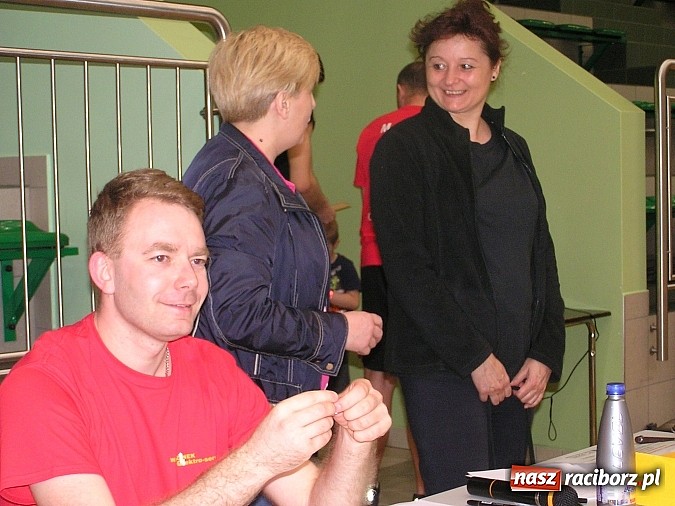 Zdjęcie w galerii na portalu naszraciborz.pl: Raciborskie zakłady rywalizowały w badmintonie wiadomości z regionu