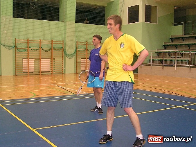 Zdjęcie w galerii na portalu naszraciborz.pl: Raciborskie zakłady rywalizowały w badmintonie wiadomości z regionu