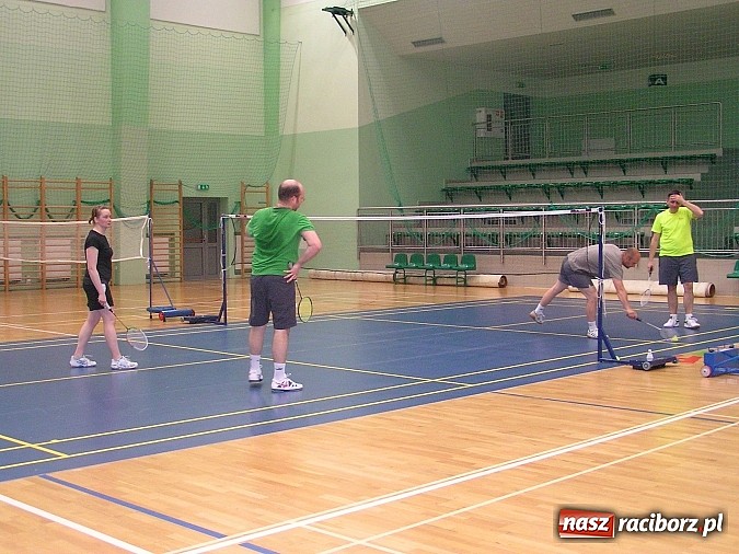 Zdjęcie w galerii na portalu naszraciborz.pl: Raciborskie zakłady rywalizowały w badmintonie wiadomości z regionu
