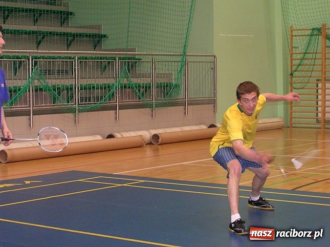 Zdjęcie w galerii na portalu naszraciborz.pl: Raciborskie zakłady rywalizowały w badmintonie wiadomości z regionu