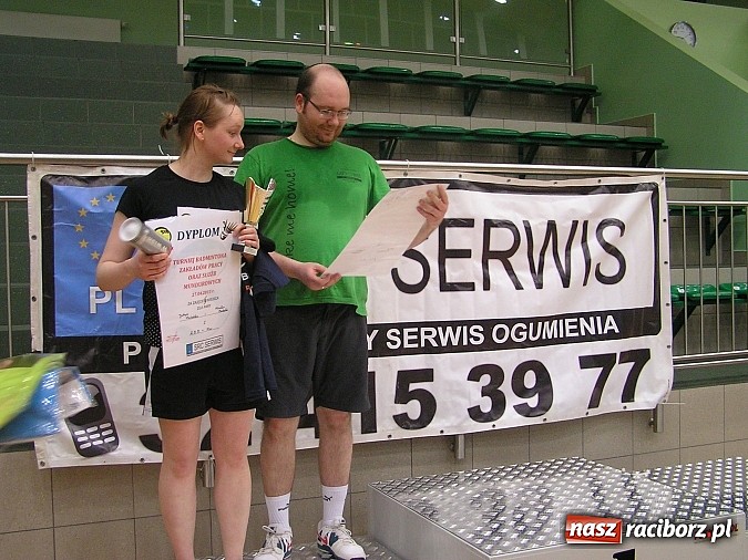 Zdjęcie w galerii na portalu naszraciborz.pl: Raciborskie zakłady rywalizowały w badmintonie wiadomości z regionu