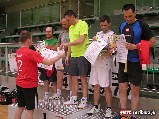 Zdjęcie w galerii na portalu naszraciborz.pl: Raciborskie zakłady rywalizowały w badmintonie wiadomości z regionu