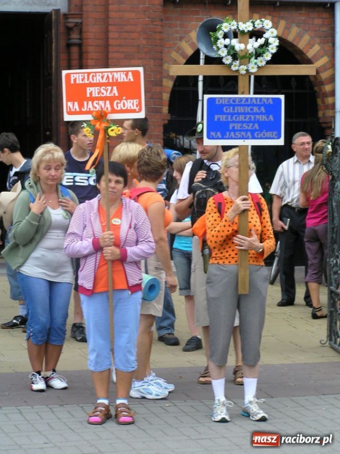 Zdjęcie w galerii na portalu naszraciborz.pl: Z Kuźni na JASNĄ GÓRĘ wiadomości z regionu