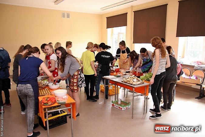 Zdjęcie w galerii na portalu naszraciborz.pl: Konkurs ekologiczny i zdrowe, wiosenne śniadanie w Liceum nr 2 wiadomości z regionu