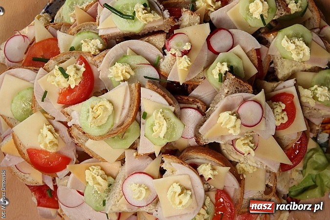 Zdjęcie w galerii na portalu naszraciborz.pl: Konkurs ekologiczny i zdrowe, wiosenne śniadanie w Liceum nr 2 wiadomości z regionu