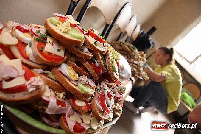 Zdjęcie w galerii na portalu naszraciborz.pl: Konkurs ekologiczny i zdrowe, wiosenne śniadanie w Liceum nr 2 wiadomości z regionu