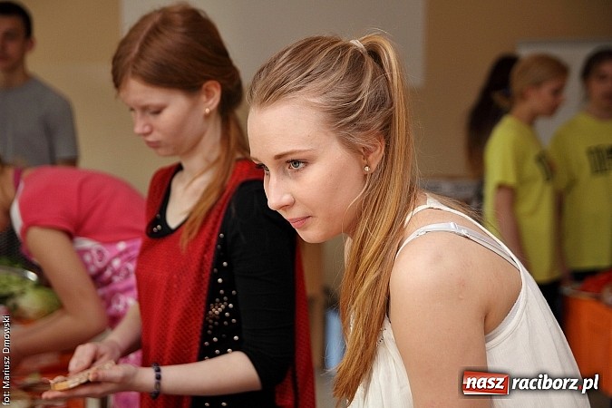 Zdjęcie w galerii na portalu naszraciborz.pl: Konkurs ekologiczny i zdrowe, wiosenne śniadanie w Liceum nr 2 wiadomości z regionu