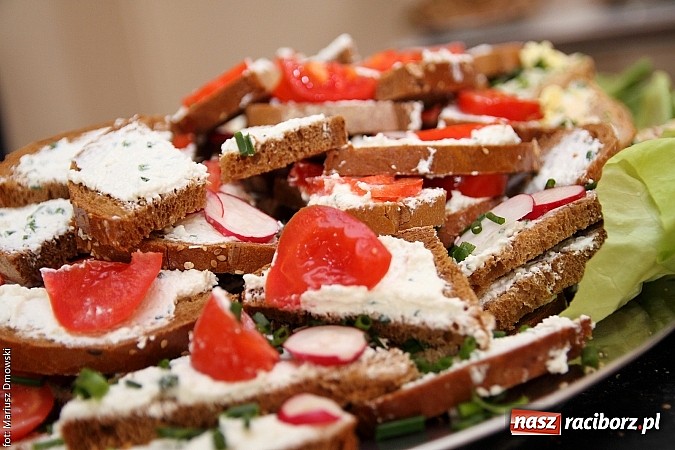 Zdjęcie w galerii na portalu naszraciborz.pl: Konkurs ekologiczny i zdrowe, wiosenne śniadanie w Liceum nr 2 wiadomości z regionu