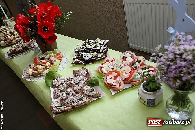 Zdjęcie w galerii na portalu naszraciborz.pl: Konkurs ekologiczny i zdrowe, wiosenne śniadanie w Liceum nr 2 wiadomości z regionu