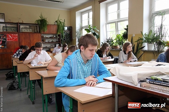 Zdjęcie w galerii na portalu naszraciborz.pl: Konkurs ekologiczny i zdrowe, wiosenne śniadanie w Liceum nr 2 wiadomości z regionu