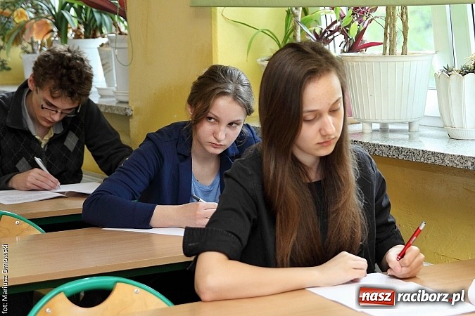 Zdjęcie w galerii na portalu naszraciborz.pl: Konkurs ekologiczny i zdrowe, wiosenne śniadanie w Liceum nr 2 wiadomości z regionu