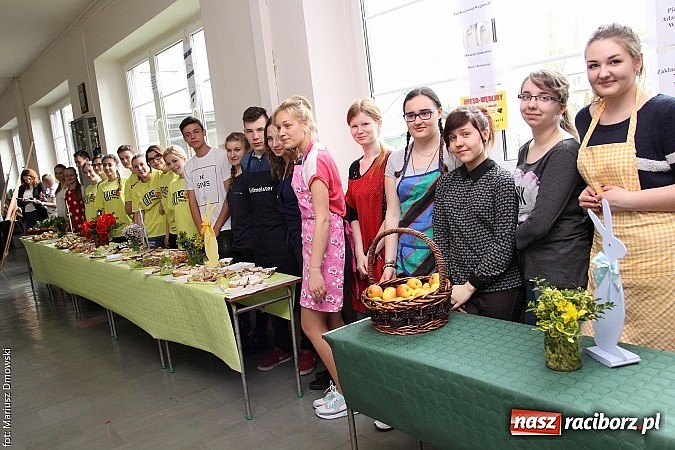 Zdjęcie w galerii na portalu naszraciborz.pl: Konkurs ekologiczny i zdrowe, wiosenne śniadanie w Liceum nr 2 wiadomości z regionu