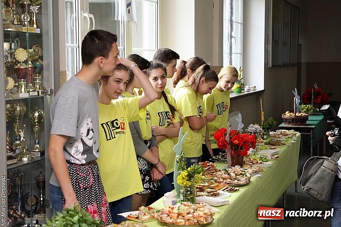 Zdjęcie w galerii na portalu naszraciborz.pl: Konkurs ekologiczny i zdrowe, wiosenne śniadanie w Liceum nr 2 wiadomości z regionu