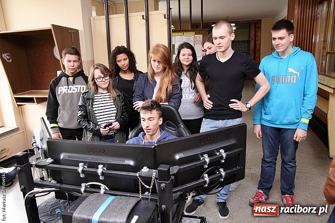 Zdjęcie w galerii na portalu naszraciborz.pl: Z młodym kierowcą po doświadczenie w murach PWSZ w Raciborzu wiadomości z regionu