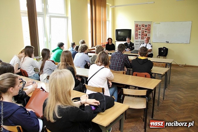 Zdjęcie w galerii na portalu naszraciborz.pl: Z młodym kierowcą po doświadczenie w murach PWSZ w Raciborzu wiadomości z regionu