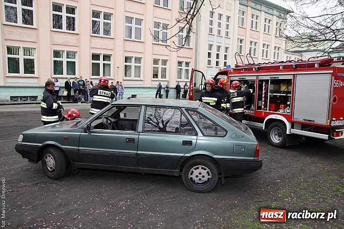 Zdjęcie w galerii na portalu naszraciborz.pl: Z młodym kierowcą po doświadczenie w murach PWSZ w Raciborzu wiadomości z regionu