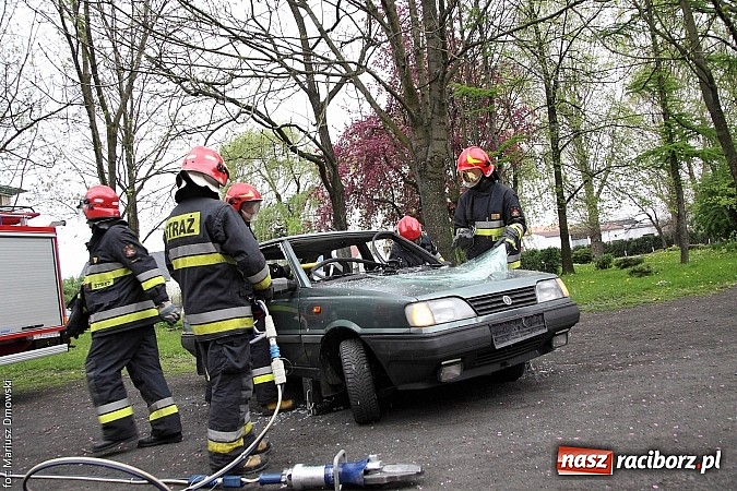 Zdjęcie w galerii na portalu naszraciborz.pl: Z młodym kierowcą po doświadczenie w murach PWSZ w Raciborzu wiadomości z regionu
