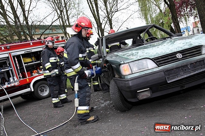 Zdjęcie w galerii na portalu naszraciborz.pl: Z młodym kierowcą po doświadczenie w murach PWSZ w Raciborzu wiadomości z regionu
