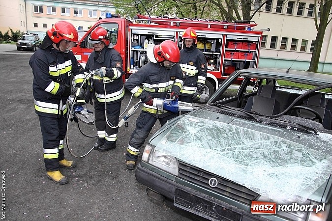 Zdjęcie w galerii na portalu naszraciborz.pl: Z młodym kierowcą po doświadczenie w murach PWSZ w Raciborzu wiadomości z regionu