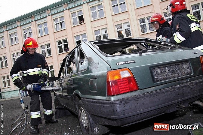 Zdjęcie w galerii na portalu naszraciborz.pl: Z młodym kierowcą po doświadczenie w murach PWSZ w Raciborzu wiadomości z regionu