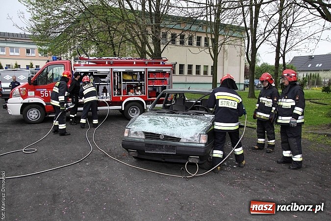 Zdjęcie w galerii na portalu naszraciborz.pl: Z młodym kierowcą po doświadczenie w murach PWSZ w Raciborzu wiadomości z regionu