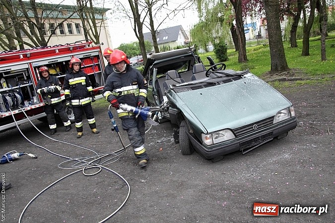 Zdjęcie w galerii na portalu naszraciborz.pl: Z młodym kierowcą po doświadczenie w murach PWSZ w Raciborzu wiadomości z regionu