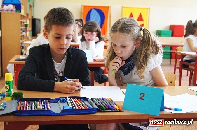 Zdjęcie w galerii na portalu naszraciborz.pl: W Szkole Podstawowej nr 4 sprawdzano znajomość lektur wiadomości z regionu