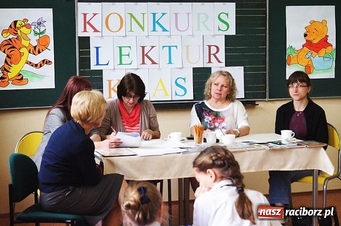 Zdjęcie w galerii na portalu naszraciborz.pl: W Szkole Podstawowej nr 4 sprawdzano znajomość lektur wiadomości z regionu