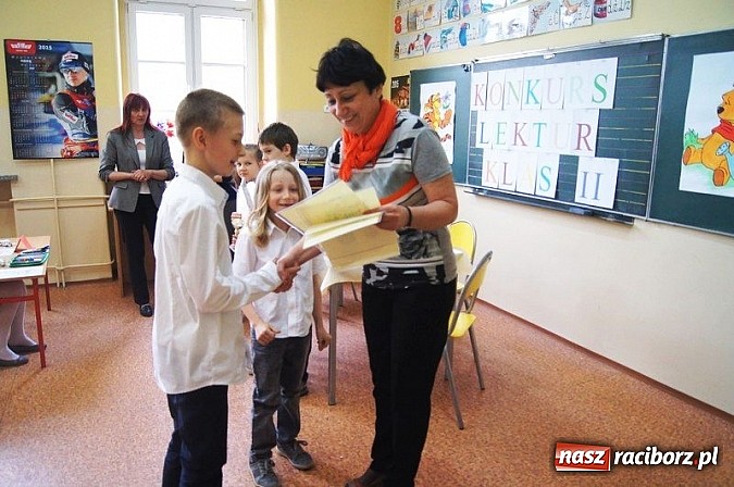Zdjęcie w galerii na portalu naszraciborz.pl: W Szkole Podstawowej nr 4 sprawdzano znajomość lektur wiadomości z regionu