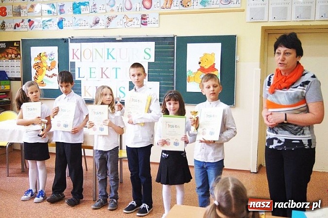 Zdjęcie w galerii na portalu naszraciborz.pl: W Szkole Podstawowej nr 4 sprawdzano znajomość lektur wiadomości z regionu