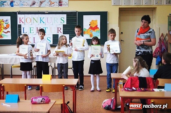 Zdjęcie w galerii na portalu naszraciborz.pl: W Szkole Podstawowej nr 4 sprawdzano znajomość lektur wiadomości z regionu