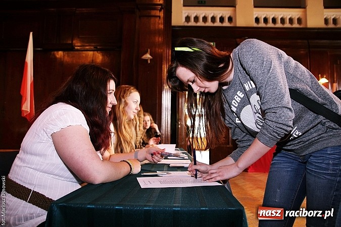 Zdjęcie w galerii na portalu naszraciborz.pl: Młodzież Liceum nr 1 wybiera prezydenta! wiadomości z regionu