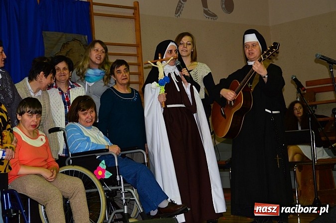 Zdjęcie w galerii na portalu naszraciborz.pl: Festiwal Pozytywnych Wartości w Bieńkowicach wiadomości z regionu