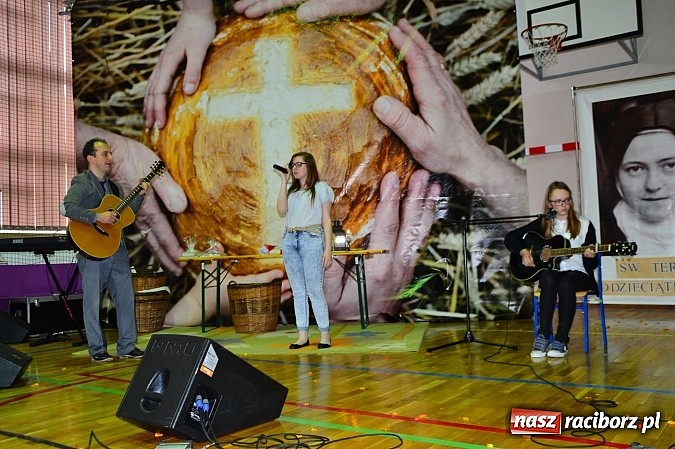 Zdjęcie w galerii na portalu naszraciborz.pl: Festiwal Pozytywnych Wartości w Bieńkowicach wiadomości z regionu