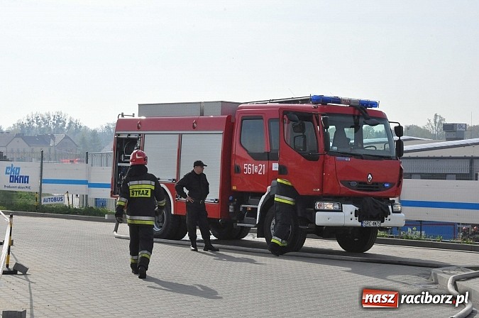 Zdjęcie w galerii na portalu naszraciborz.pl: Pożar hali produkcyjnej w Kornicach. Wielkie ćwiczenia raciborskich strażaków wiadomości z regionu