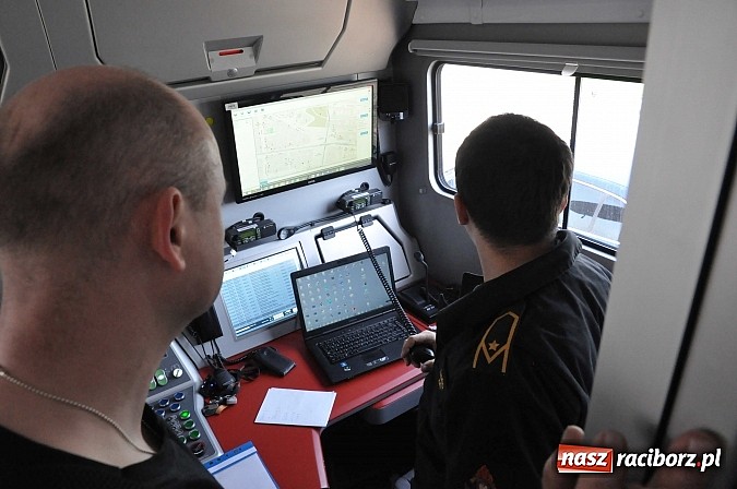 Zdjęcie w galerii na portalu naszraciborz.pl: Pożar hali produkcyjnej w Kornicach. Wielkie ćwiczenia raciborskich strażaków wiadomości z regionu