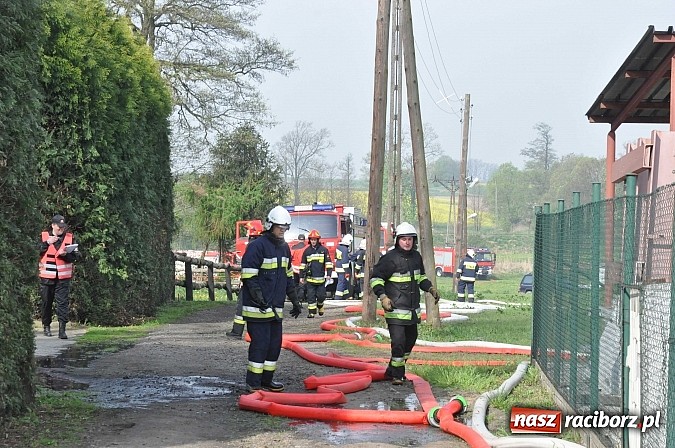 Zdjęcie w galerii na portalu naszraciborz.pl: Pożar hali produkcyjnej w Kornicach. Wielkie ćwiczenia raciborskich strażaków wiadomości z regionu