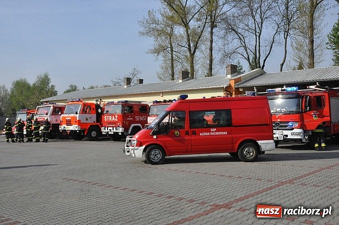 Zdjęcie w galerii na portalu naszraciborz.pl: Pożar hali produkcyjnej w Kornicach. Wielkie ćwiczenia raciborskich strażaków wiadomości z regionu