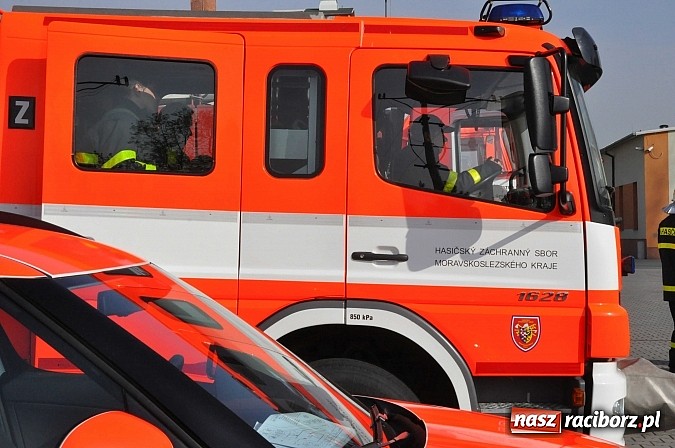 Zdjęcie w galerii na portalu naszraciborz.pl: Pożar hali produkcyjnej w Kornicach. Wielkie ćwiczenia raciborskich strażaków wiadomości z regionu