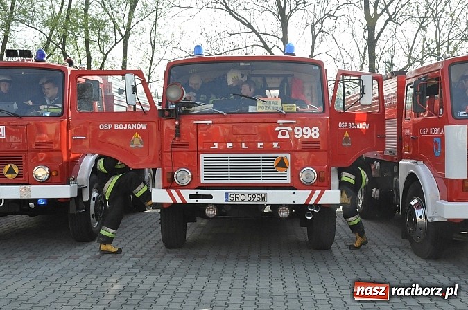 Zdjęcie w galerii na portalu naszraciborz.pl: Pożar hali produkcyjnej w Kornicach. Wielkie ćwiczenia raciborskich strażaków wiadomości z regionu